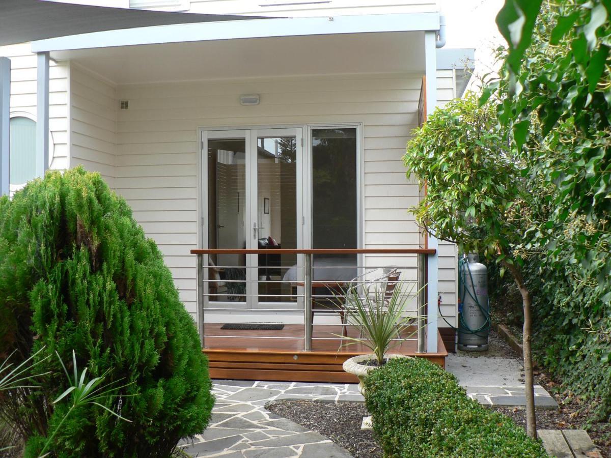 The Boatshed Waterfront B&B ポート・フェアリー エクステリア 写真