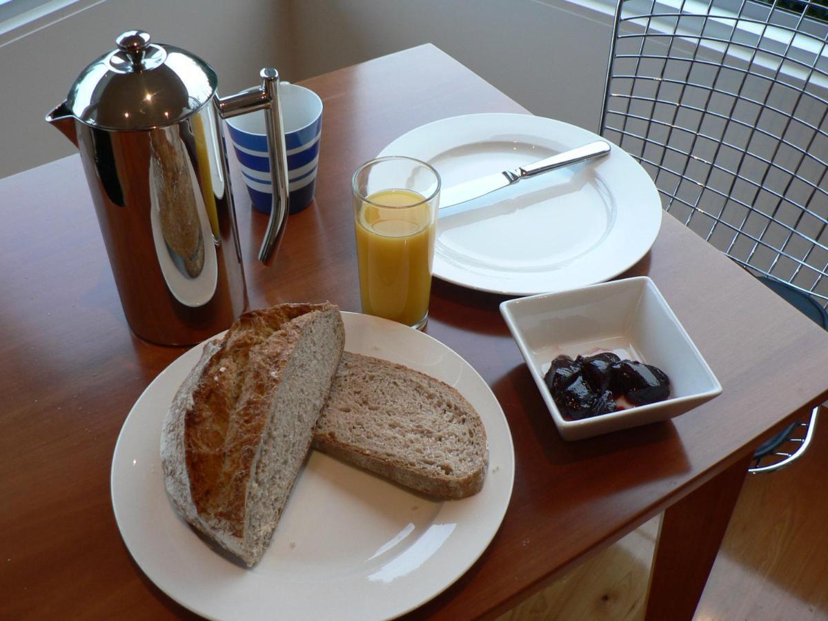 The Boatshed Waterfront B&B ポート・フェアリー エクステリア 写真