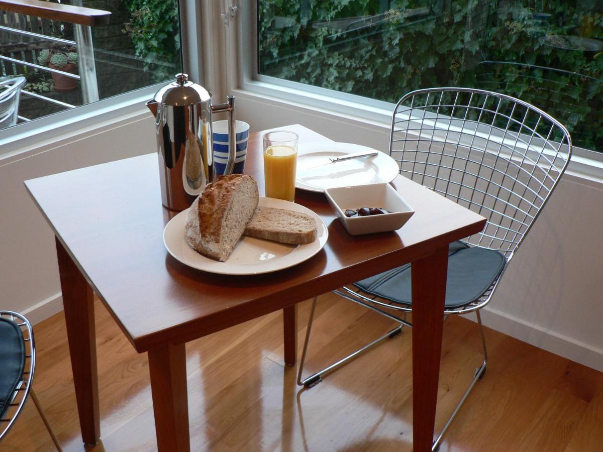 The Boatshed Waterfront B&B ポート・フェアリー エクステリア 写真