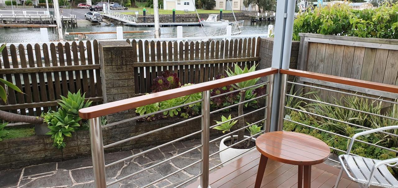 The Boatshed Waterfront B&B ポート・フェアリー エクステリア 写真