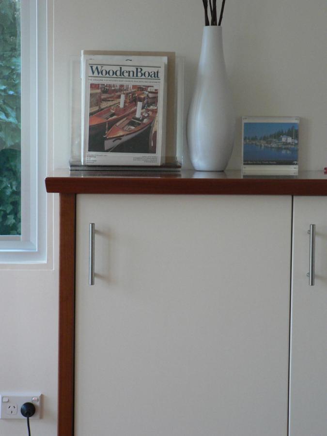 The Boatshed Waterfront B&B ポート・フェアリー エクステリア 写真